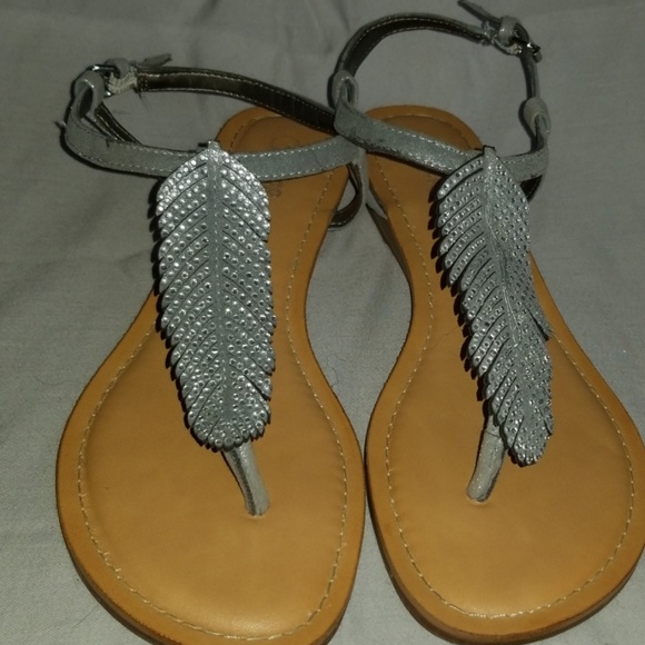 Sandals - Picture 1 of 3